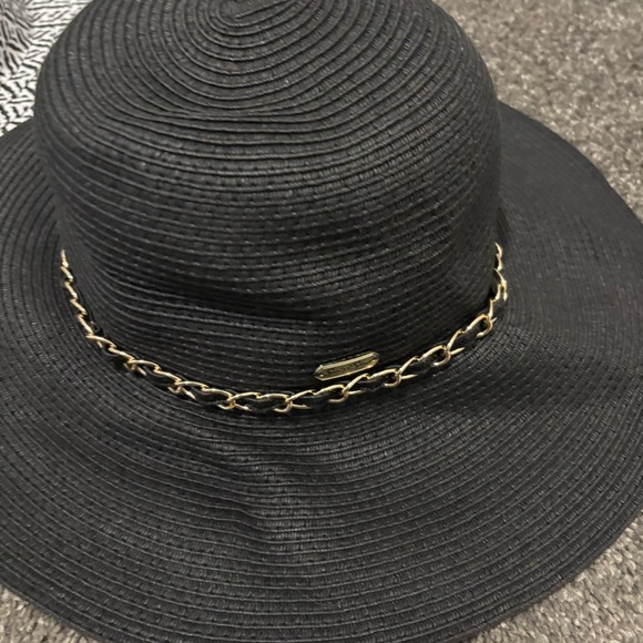 Chic Black and Patterned Women's Sun Hats - Picture 2 of 9